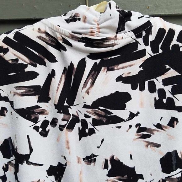 Tahari Black White Knotted Shell size Large - Picture 4 of 10